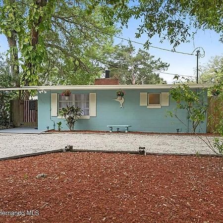 Cozy Vintage Waterfront Home With Fireplace And Kayaks Spring Hill Eksteriør bilde